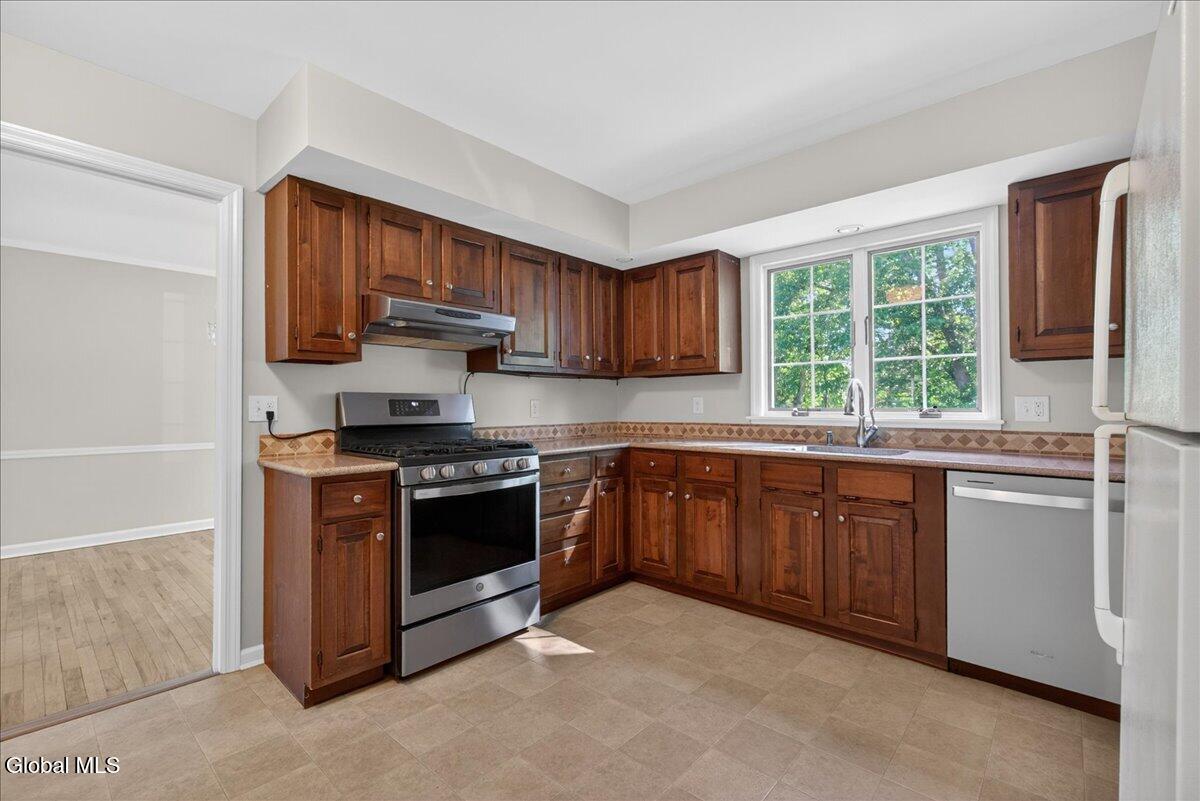 3 Fenway Drive Loudonville NY 12211