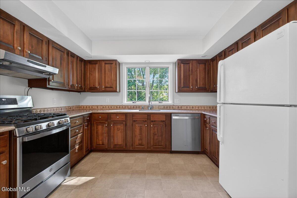 3 Fenway Drive Loudonville NY 12211