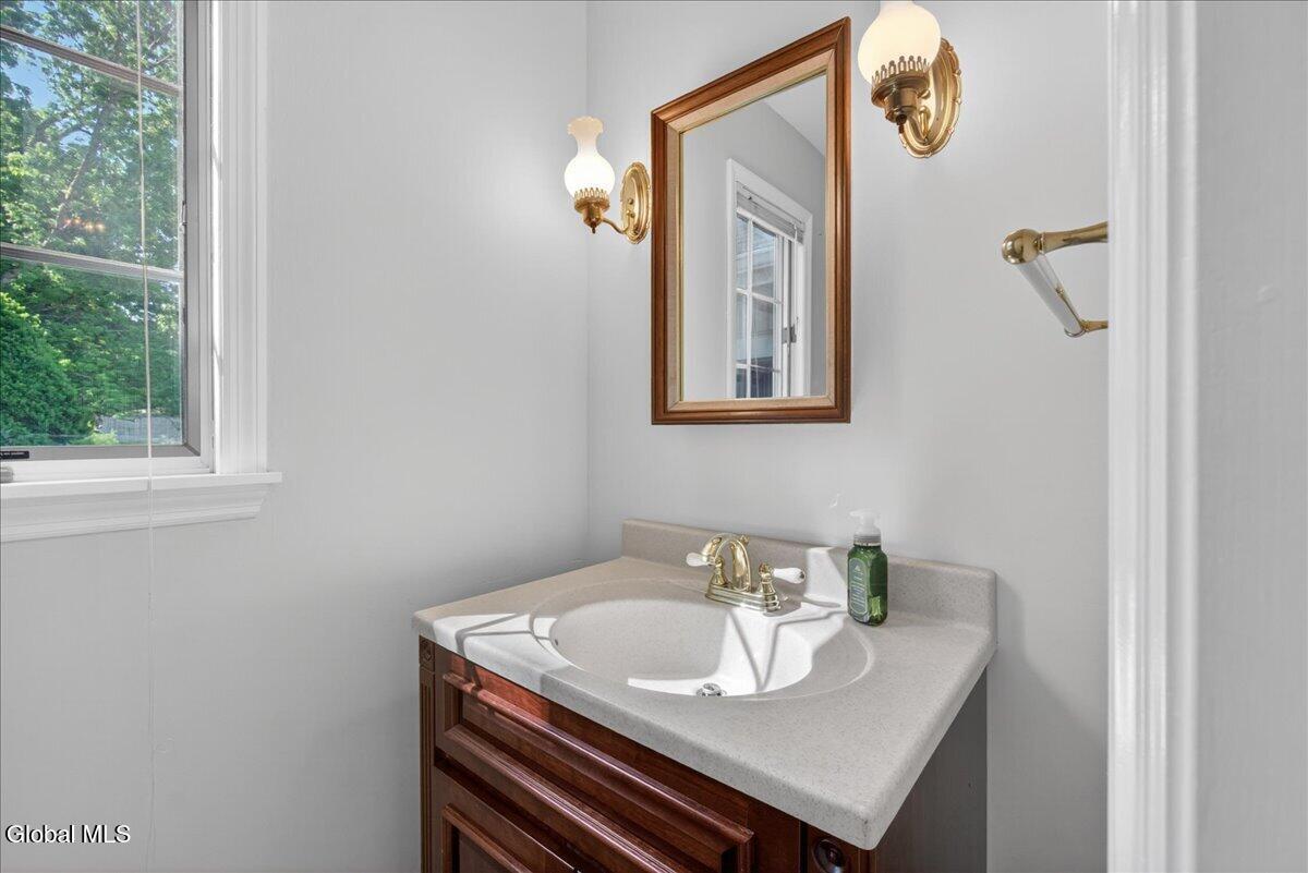3 Fenway Drive Loudonville NY 12211