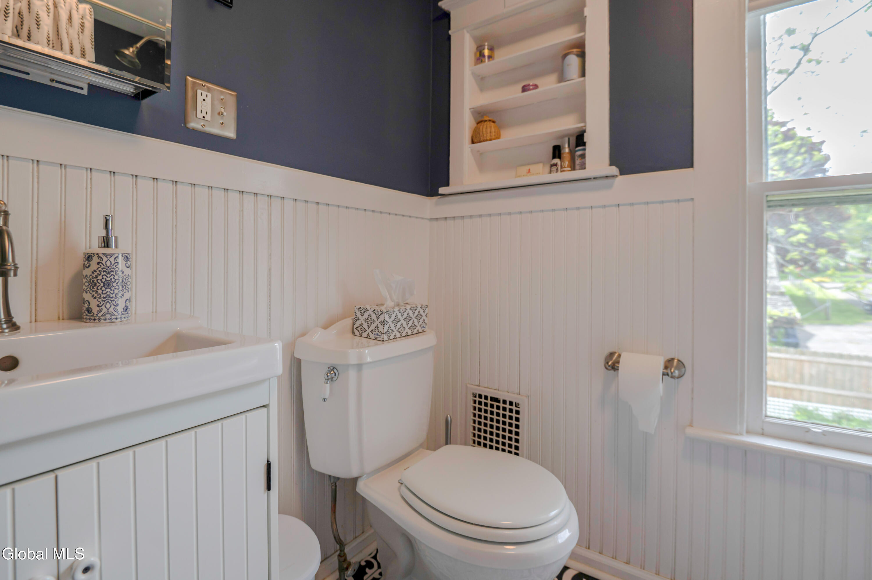 957 Columbia Street Hudson NY 12534