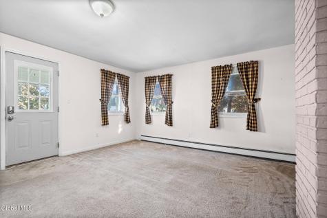 323 N 7th Avenue Mechanicville NY 12118