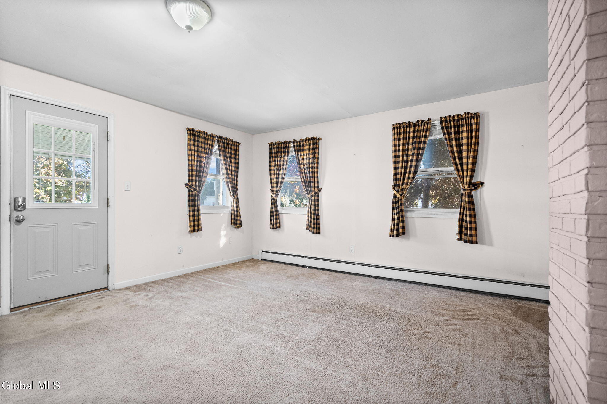 323 N 7th Avenue Mechanicville NY 12118