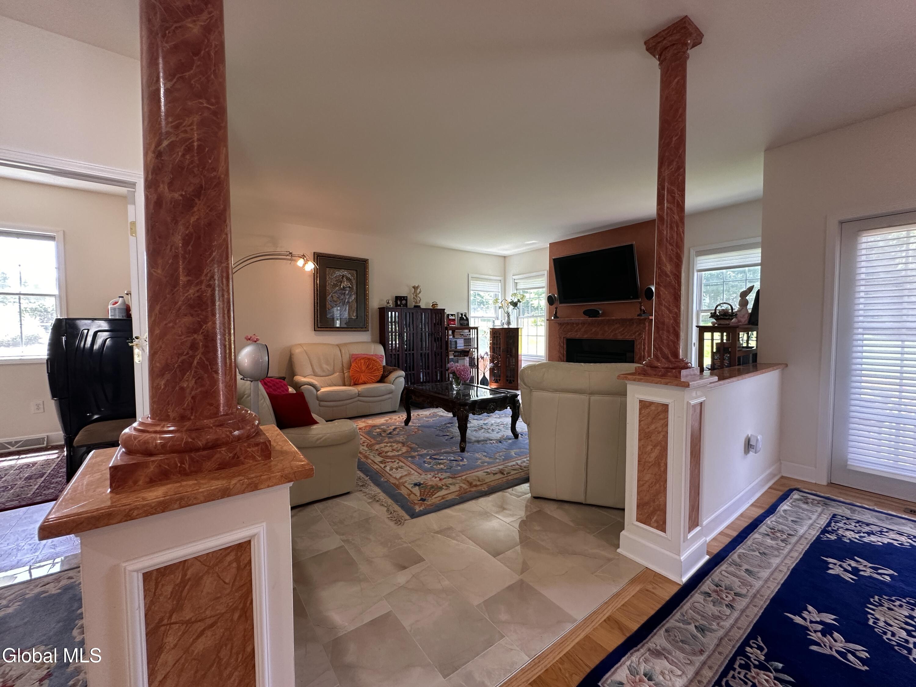 22 Fairview Lane Mechanicville NY 12118