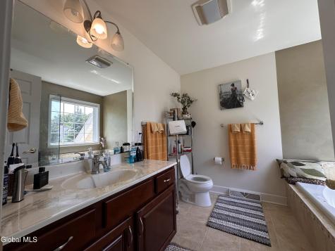 22 Fairview Lane Mechanicville NY 12118