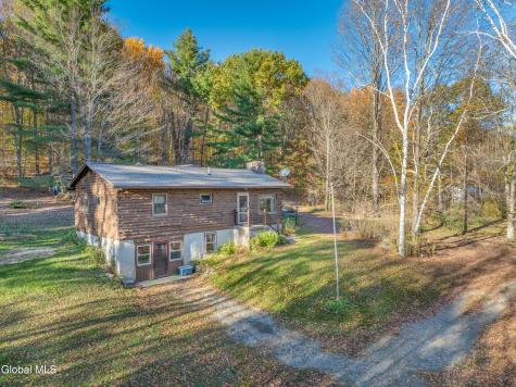 618 Chestnut Hill Road Cambridge NY 12816