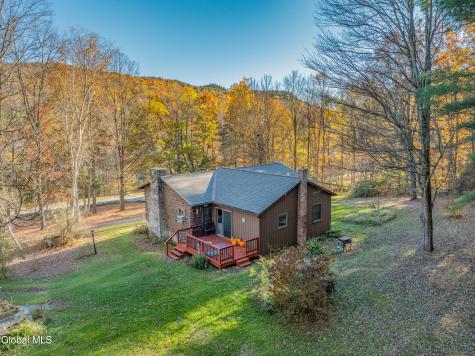 618 Chestnut Hill Road Cambridge NY 12816