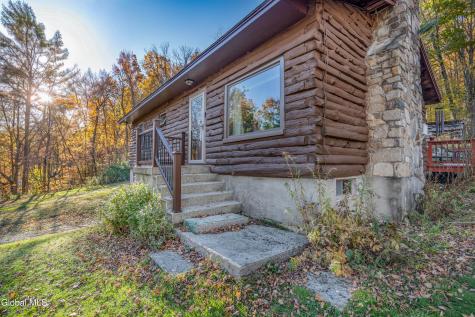 618 Chestnut Hill Road Cambridge NY 12816