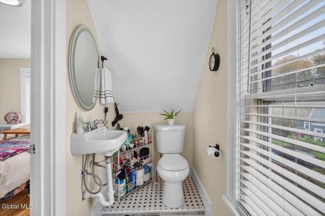 1123 Garner Avenue Schenectady NY 12309