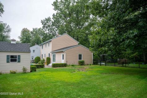 21 Huntwood Drive Clifton Park NY 12065