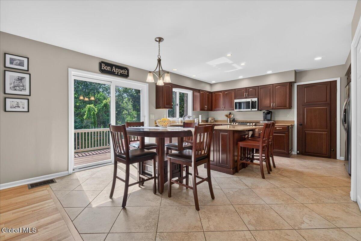 107 Old Coach Road Clifton Park NY 12065
