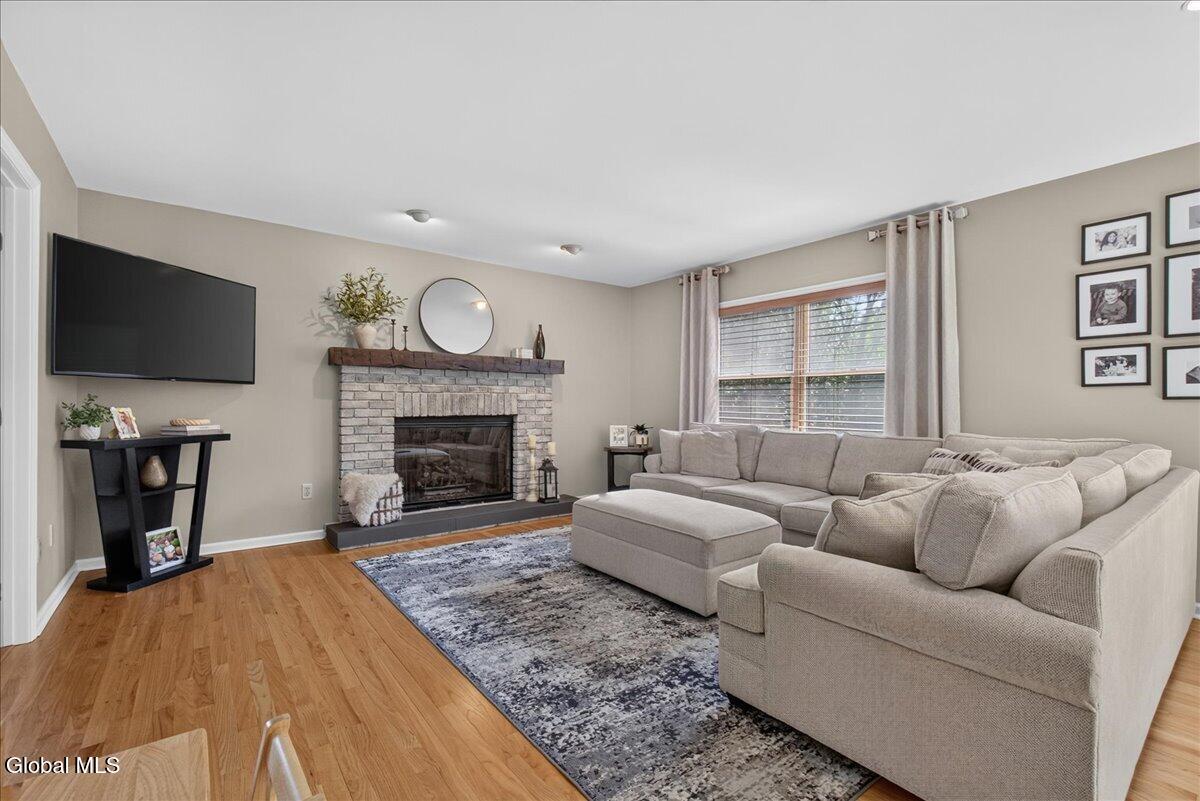 107 Old Coach Road Clifton Park NY 12065
