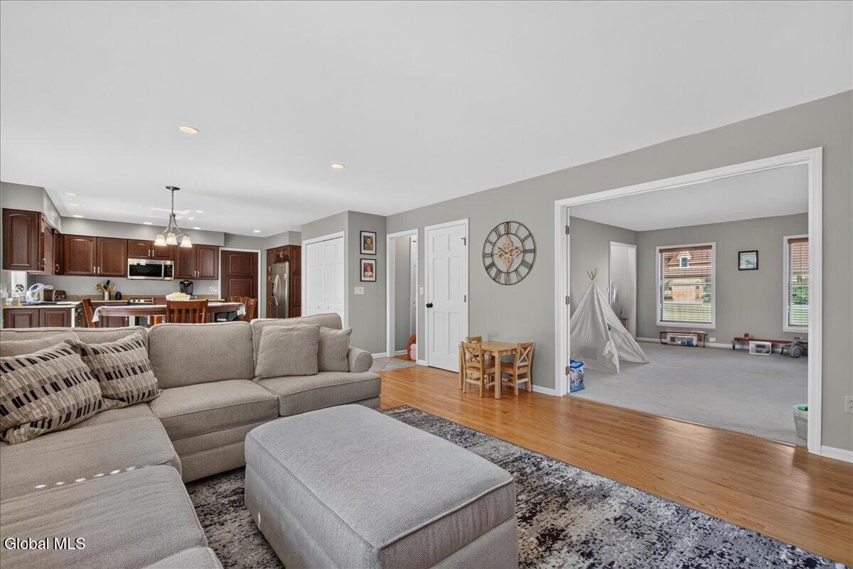 107 Old Coach Road Clifton Park NY 12065