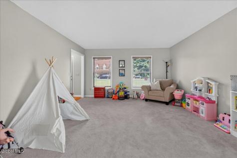 107 Old Coach Road Clifton Park NY 12065