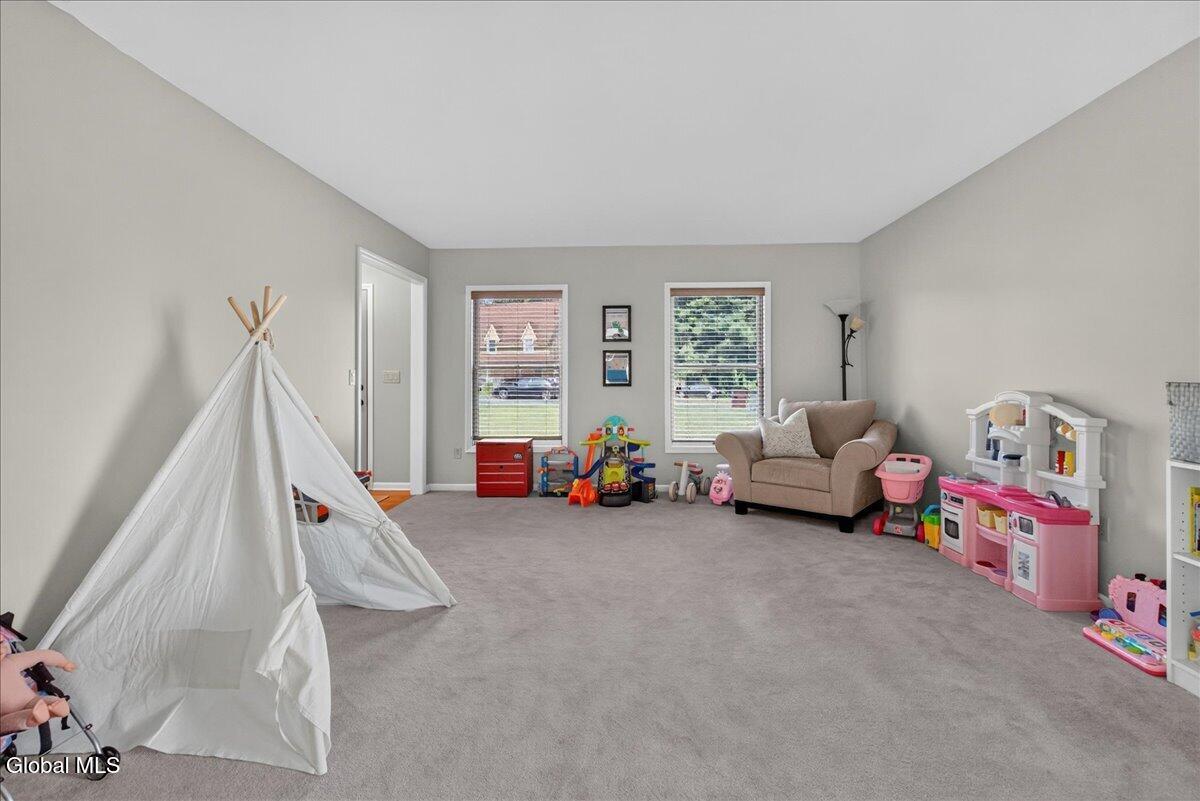 107 Old Coach Road Clifton Park NY 12065