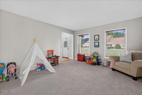 107 Old Coach Road Clifton Park NY 12065