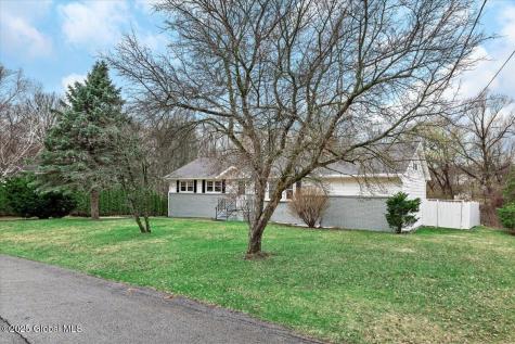 11 West Drive Ballston Lake NY 12019