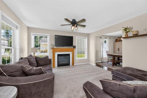 38 Kelly Lane Halfmoon NY 12065