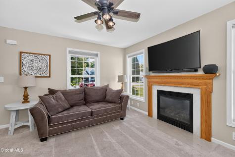 38 Kelly Lane Halfmoon NY 12065