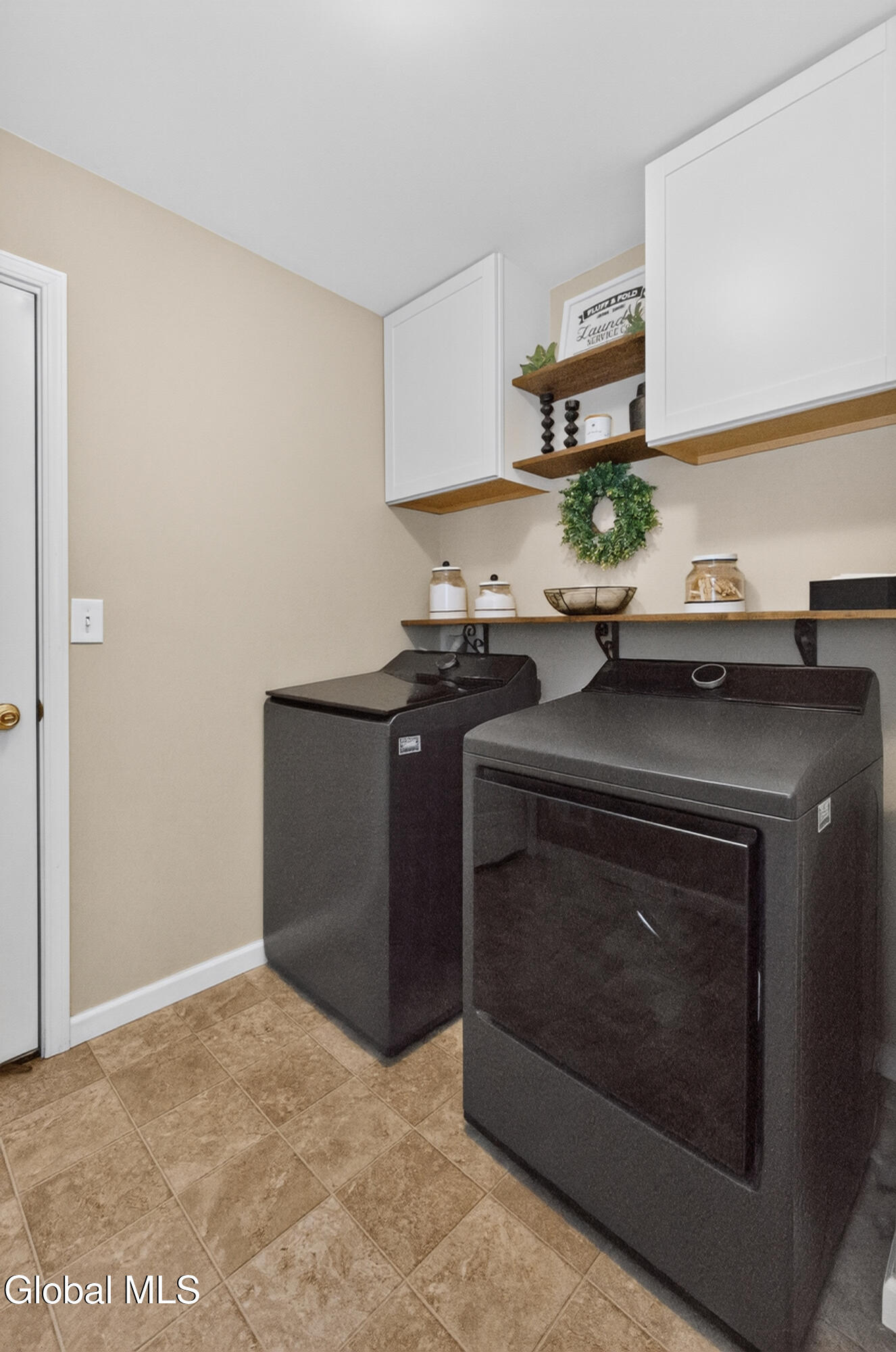 38 Kelly Lane Halfmoon NY 12065