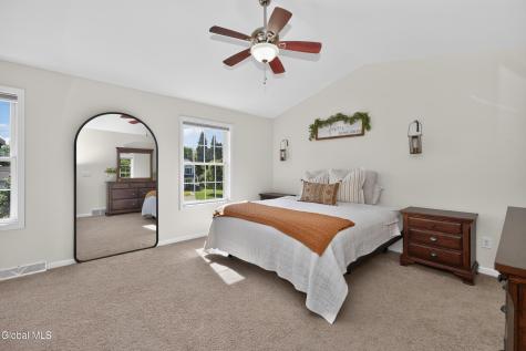 38 Kelly Lane Halfmoon NY 12065