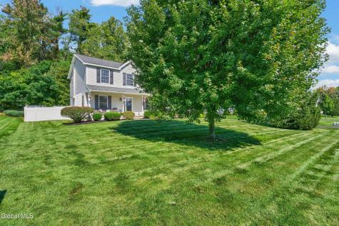38 Kelly Lane Halfmoon NY 12065
