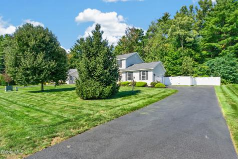 38 Kelly Lane Halfmoon NY 12065