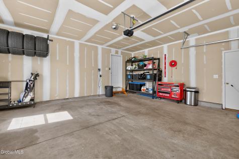 38 Kelly Lane Halfmoon NY 12065