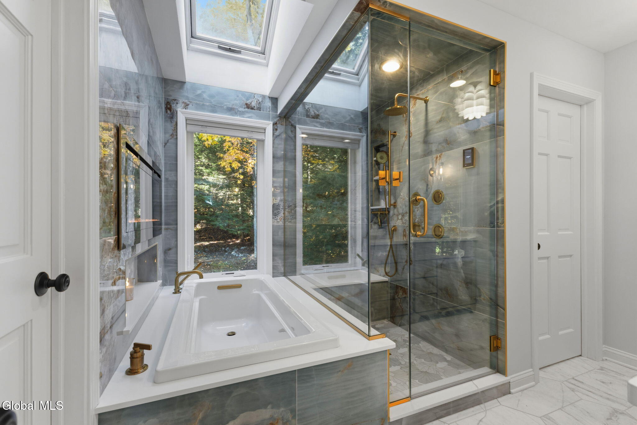 47 Olde Coach Road Diamond Point NY 12824