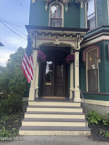 146 Regent Street Saratoga Springs NY 12866