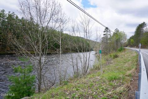 958 NY-30 Wells NY 12190