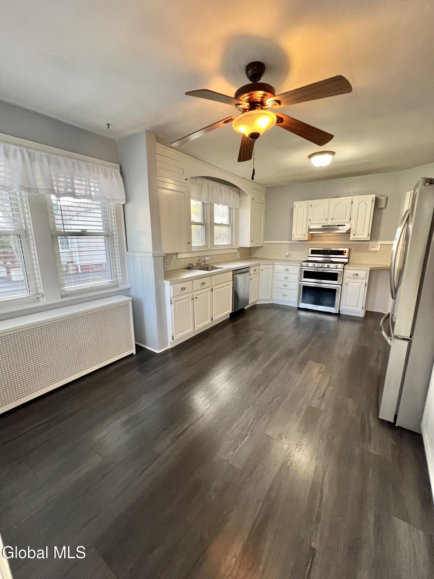 388 Saratoga Road Glenville NY 12302