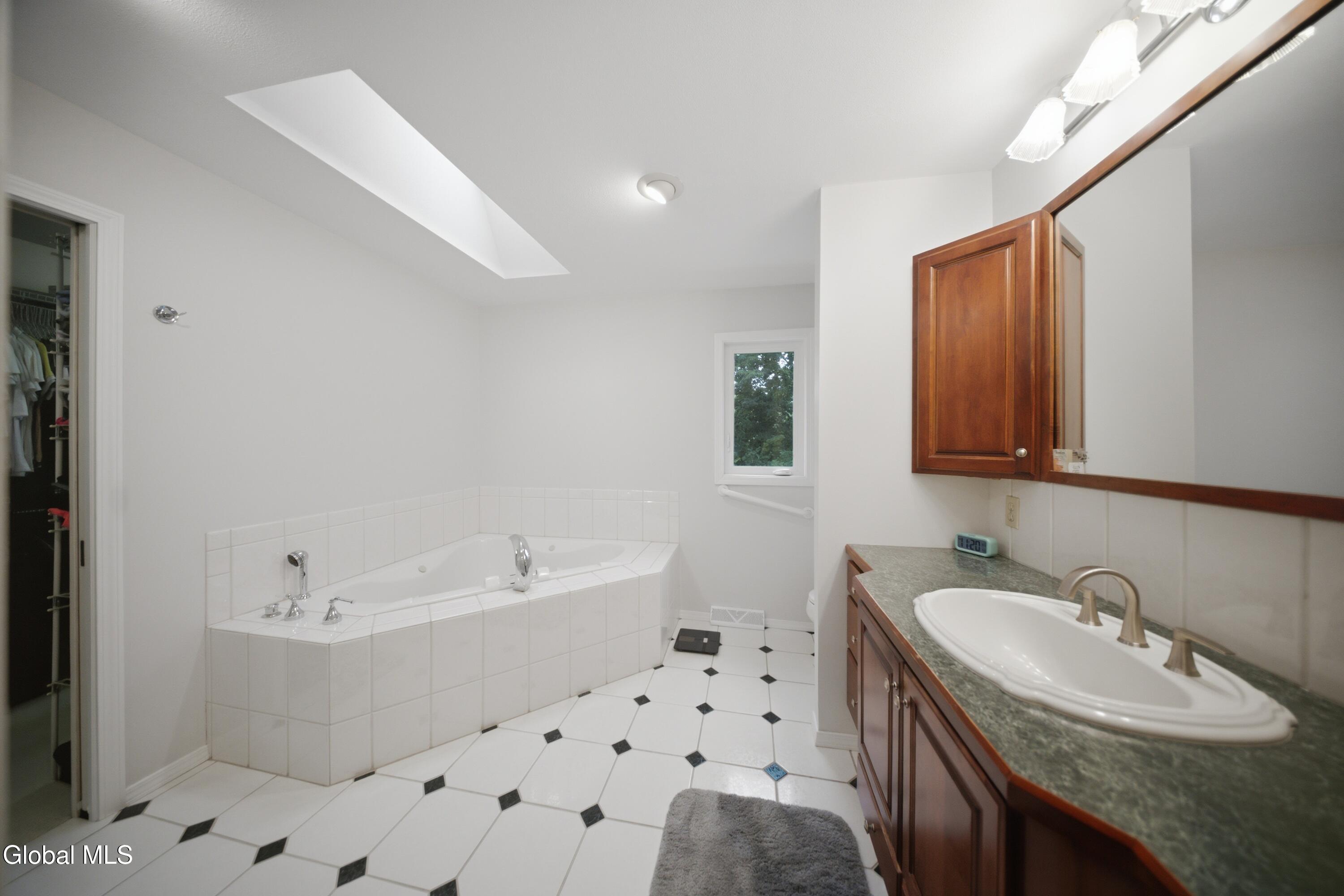 28 Marconi Drive Latham NY 12110