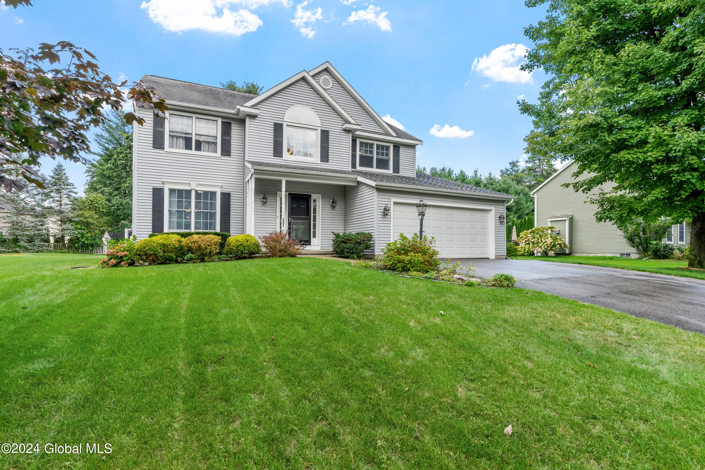 2007 Debutante Manor Guilderland NY 12303