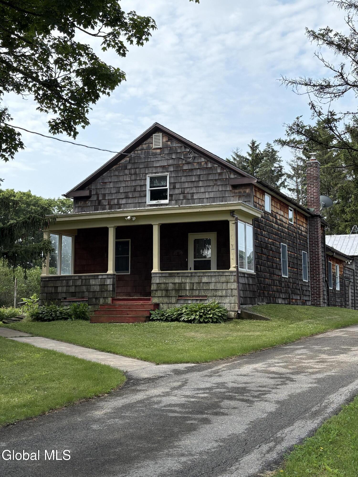 142 Mcewan Road Canajoharie NY 13317
