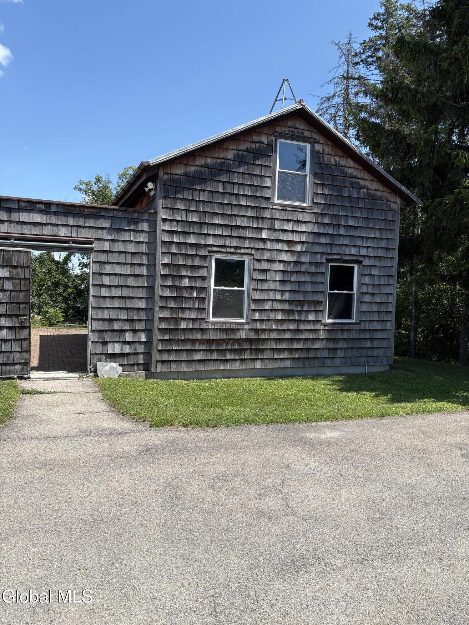 142 Mcewan Road Canajoharie NY 13317