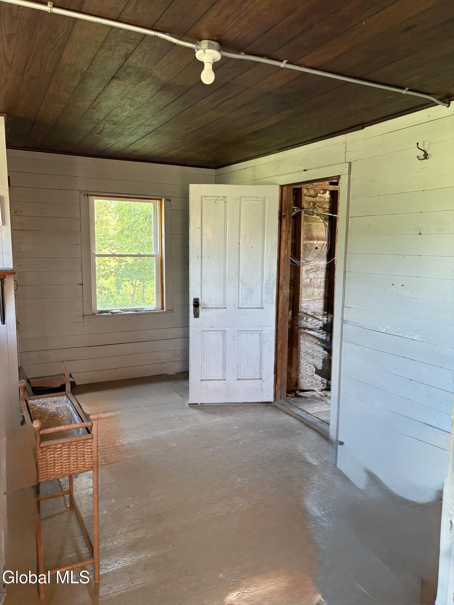 142 Mcewan Road Canajoharie NY 13317