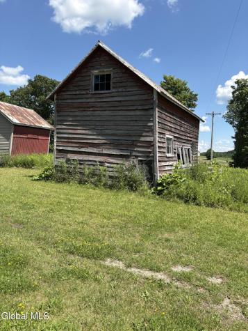 142 Mcewan Road Canajoharie NY 13317