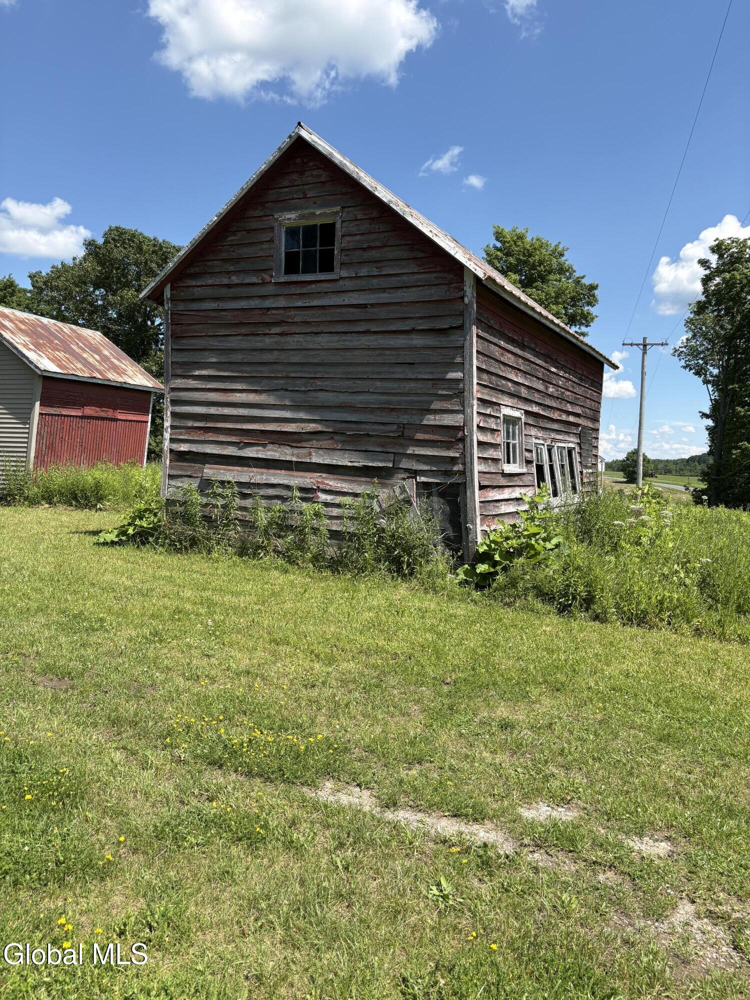 142 Mcewan Road Canajoharie NY 13317
