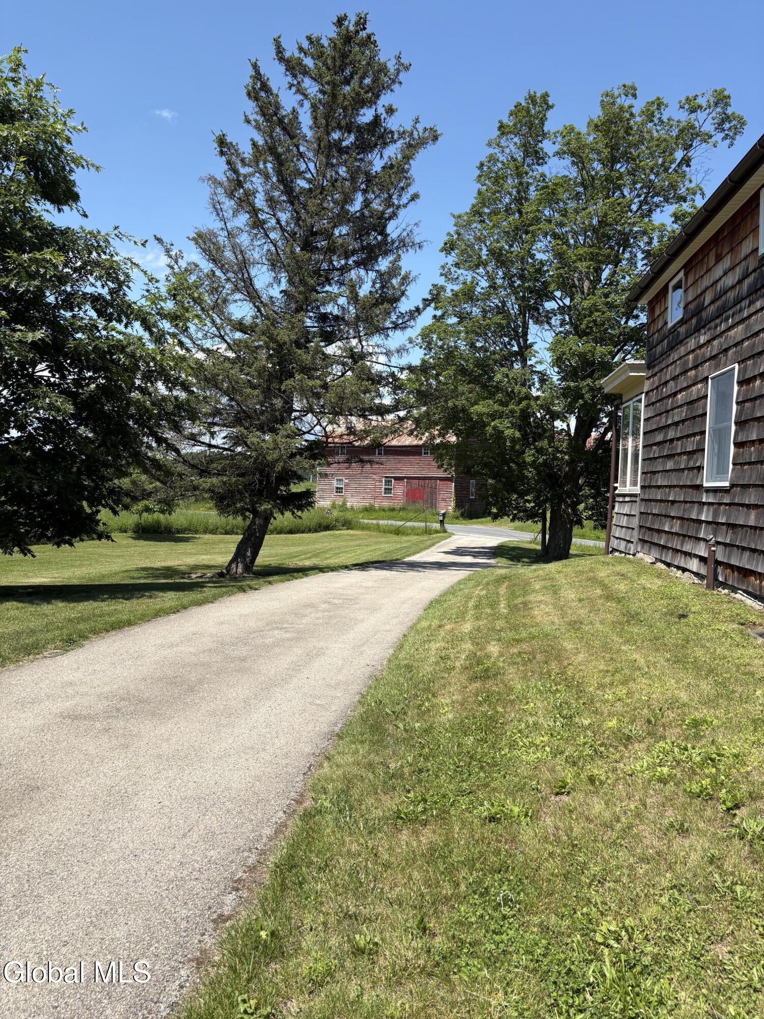 142 Mcewan Road Canajoharie NY 13317