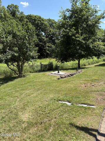 142 Mcewan Road Canajoharie NY 13317