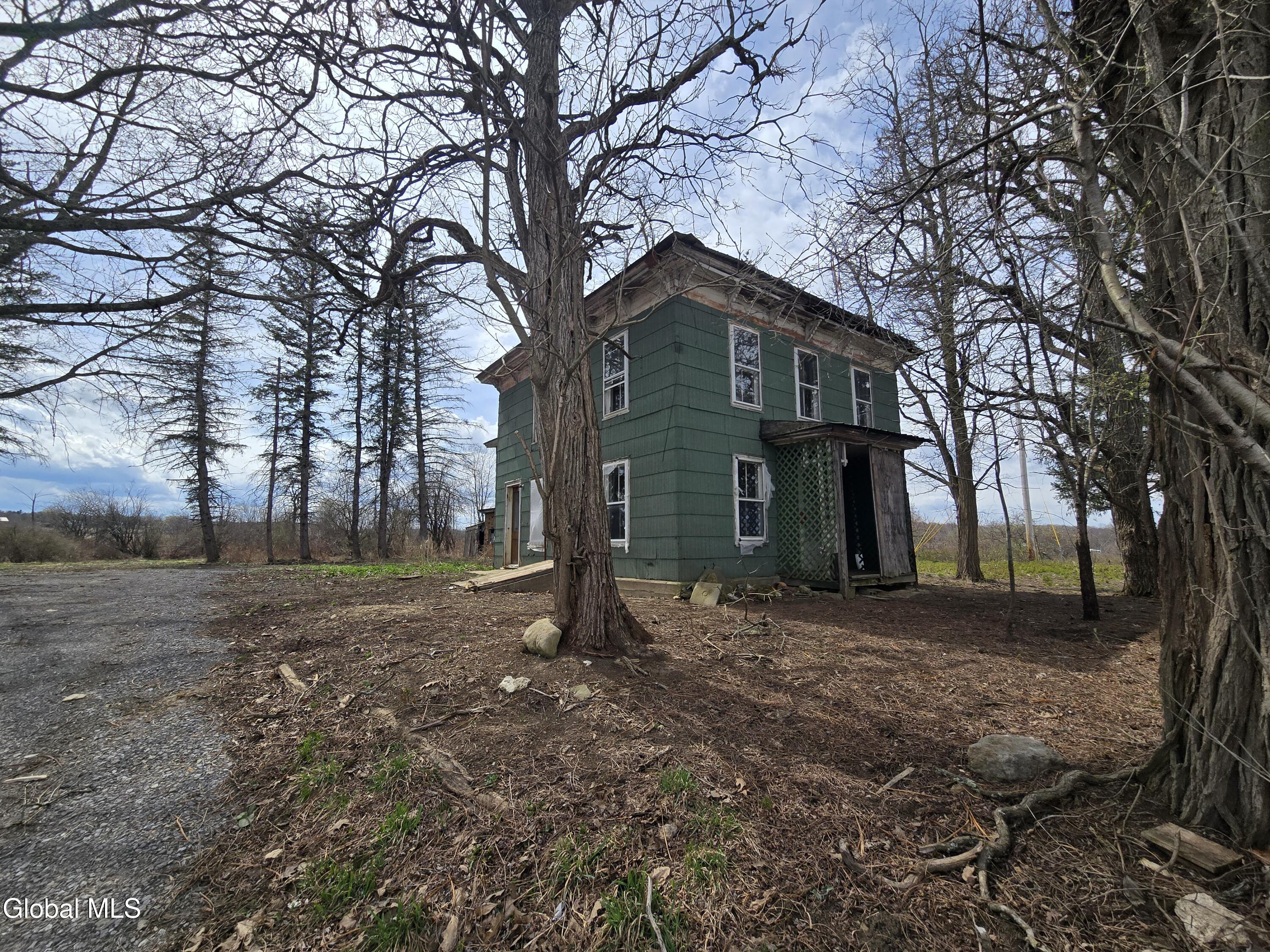 682 Darrow Road Sprakers NY 12166