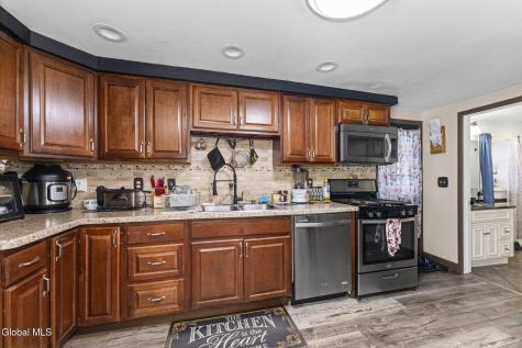 413 E Campbell Road Extension Schenectady NY 12303