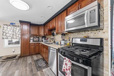 413 E Campbell Road Extension Schenectady NY 12303