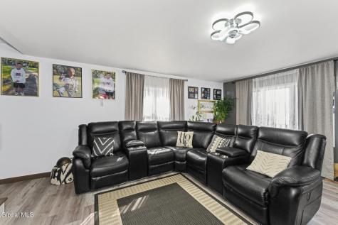 413 E Campbell Road Extension Schenectady NY 12303