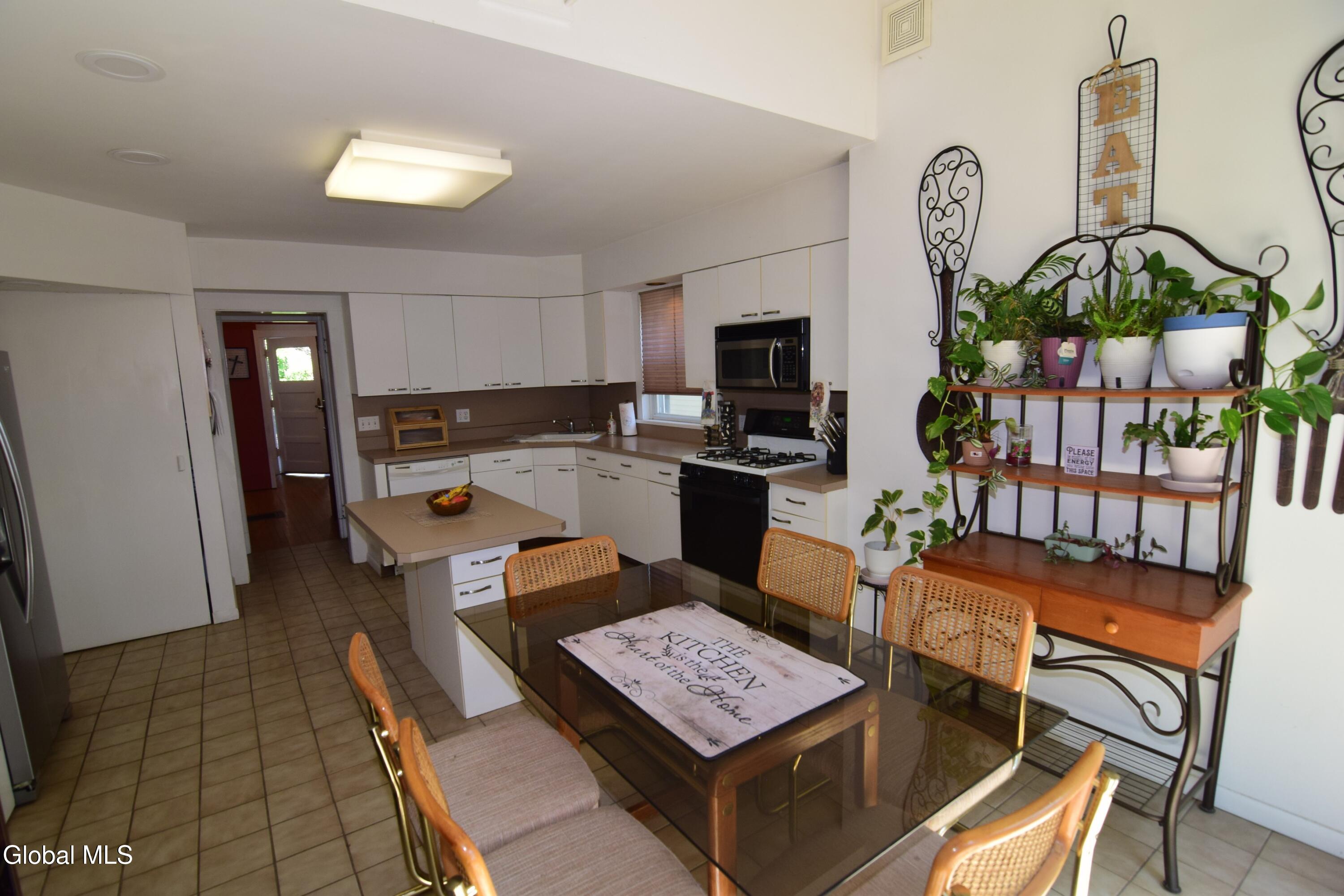 1126 Waverly Place Schenectady NY 12308