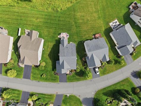 20 Whitney Drive Mechanicville NY 12118