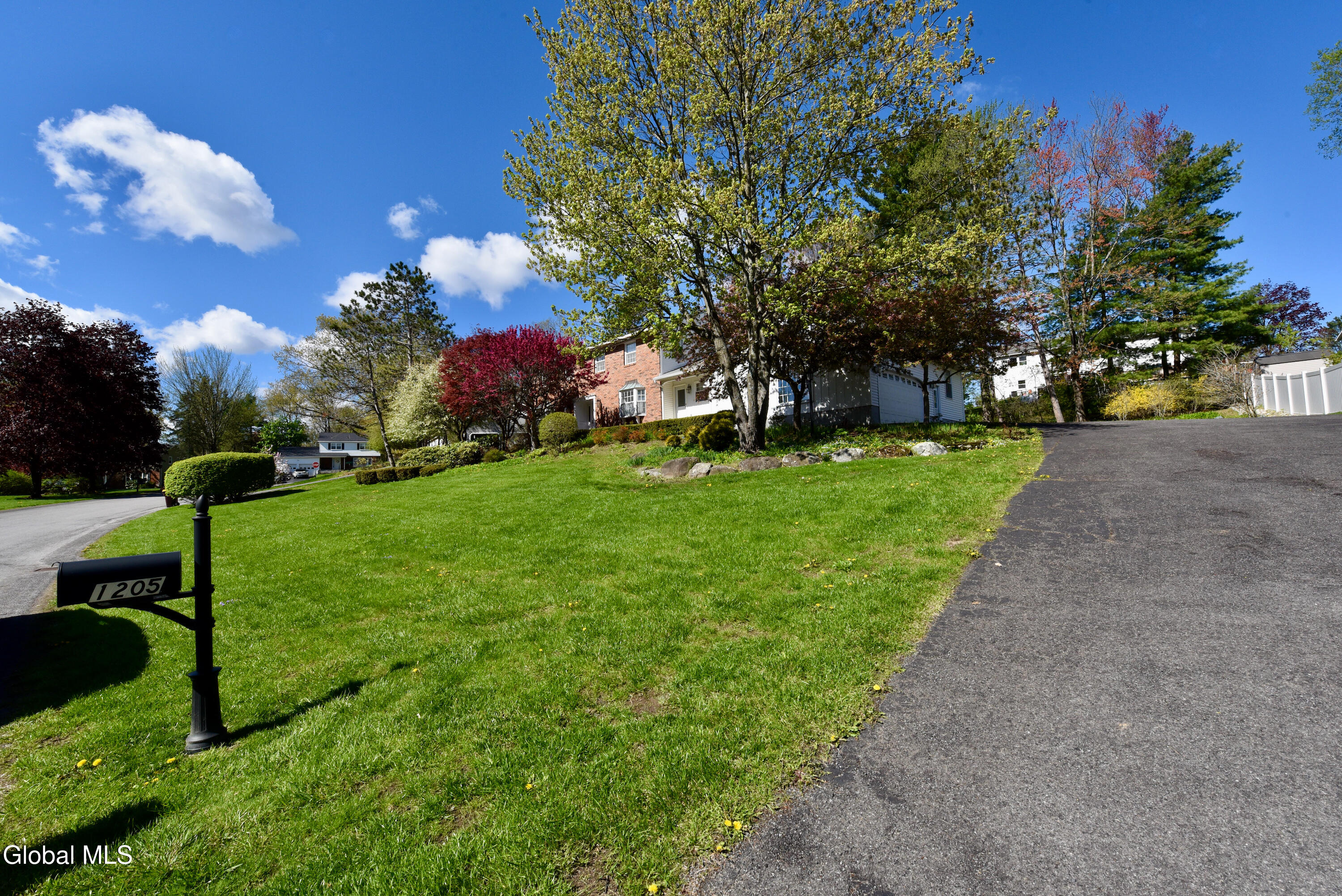 1205 Viewmont Drive Niskayuna NY 12309