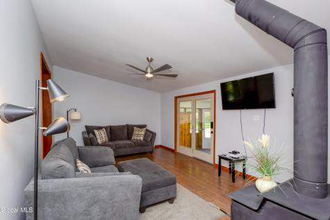99A Beach Road Clifton Park NY 12065