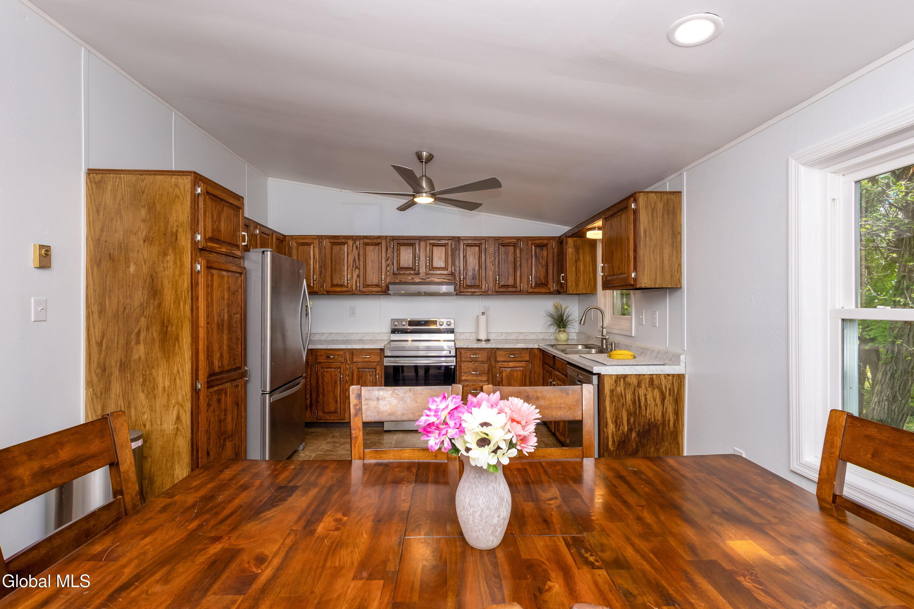 99A Beach Road Clifton Park NY 12065