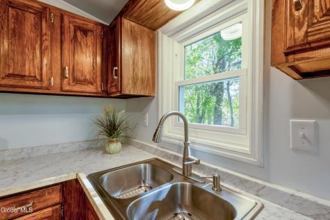 99A Beach Road Clifton Park NY 12065